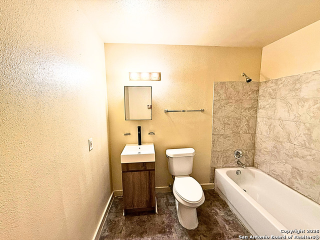 227 Landa Ave Property Photo 5