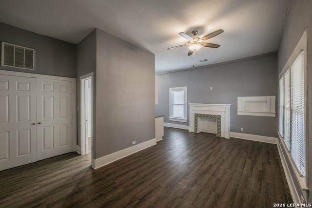 248 Clifford Ct Property Photo 4