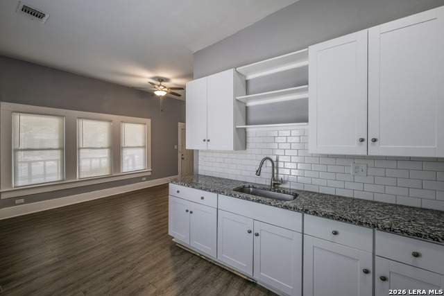 248 Clifford Ct Property Photo 6