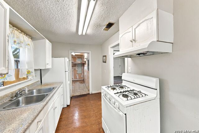146 Zilla St Property Photo 24