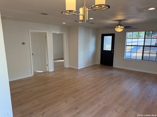 211 Rivertree Property Photo 4