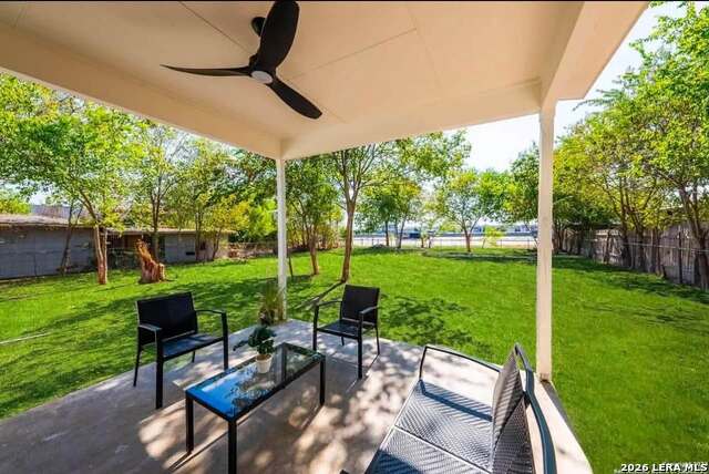 741 Perryman St Property Photo 7