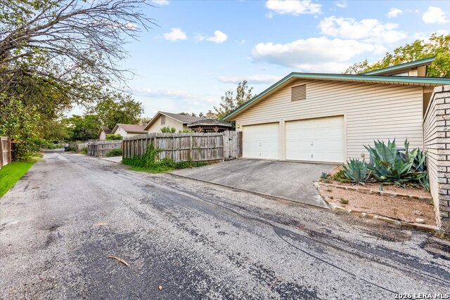 13342 Candida St Property Photo 32