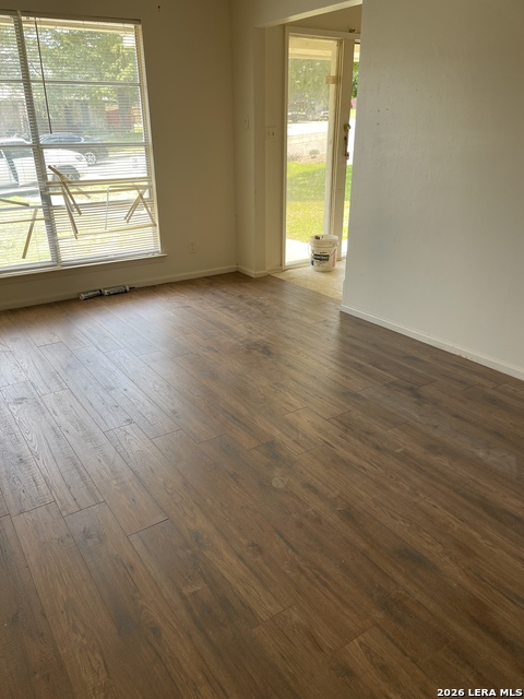 303 Greycliff Property Photo 4