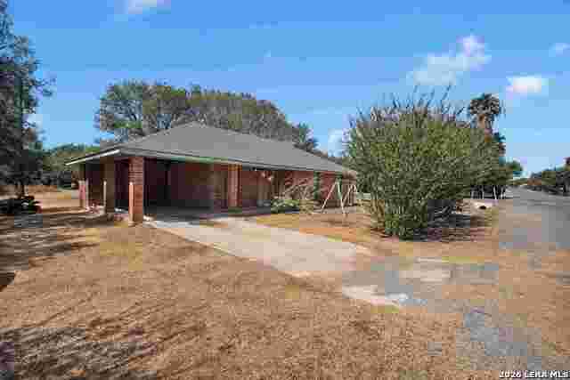 2826 Trails W Property Photo 2