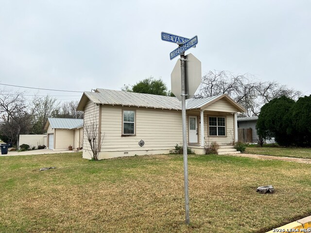 990 Evans Property Photo 3