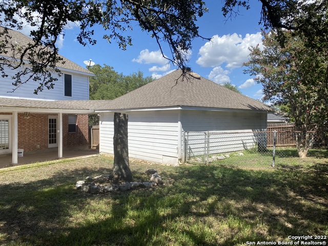 614 Stoneway Dr Property Photo 16