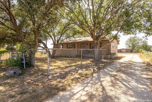 411 Willmann Rd Property Photo 3