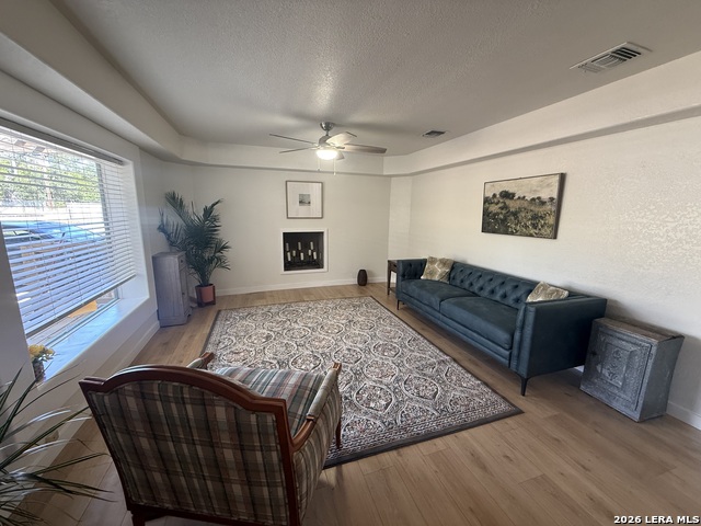 4754 English Crossing Property Photo 2