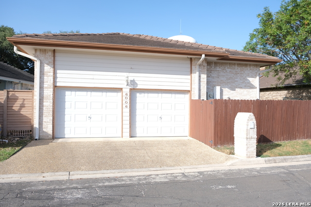 6006 Shady Creek Property Photo 31