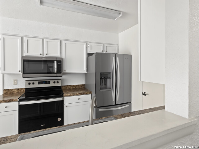 5847 Cliffmont Drive Property Photo 10