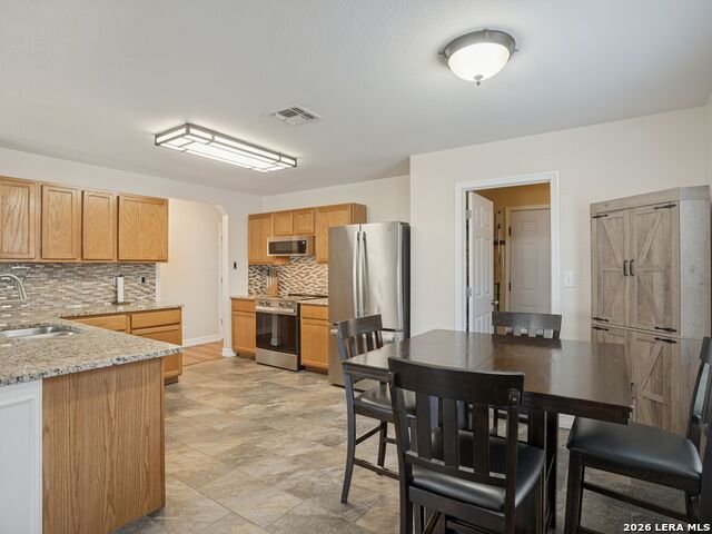 24715 Hickory Mdw Property Photo 10