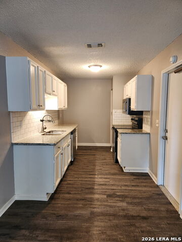 8422 Clear Meadow Property Photo 7