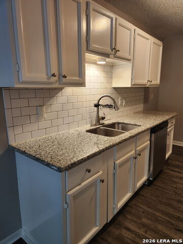 8422 Clear Meadow Property Photo 9