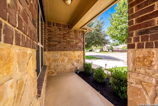 131 Tufted Crest Property Photo 5