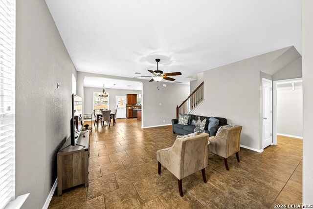 131 Tufted Crest Property Photo 6