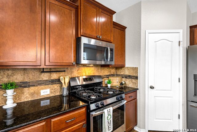131 Tufted Crest Property Photo 12