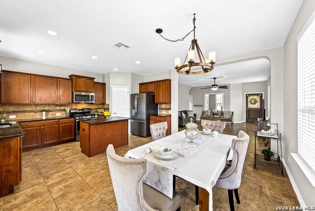 131 Tufted Crest Property Photo 16