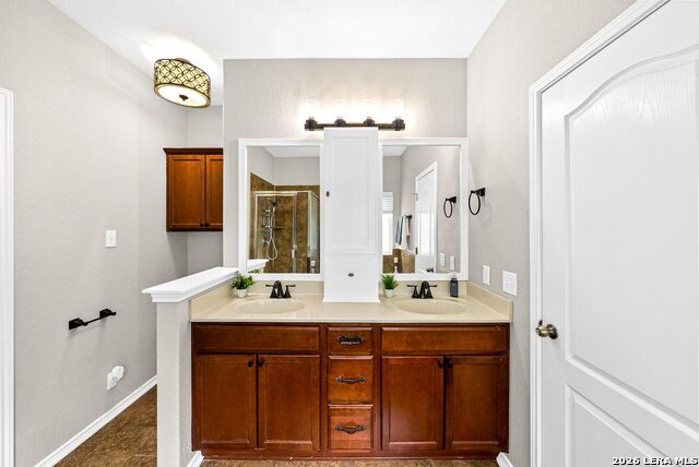 131 Tufted Crest Property Photo 28