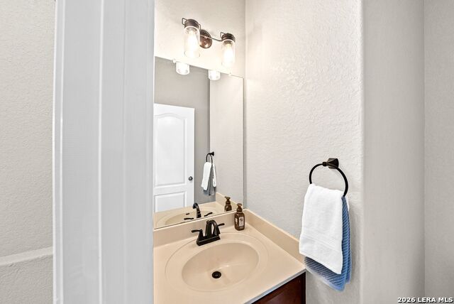 131 Tufted Crest Property Photo 34