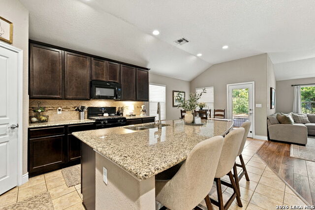27506 Valle Verde Property Photo 9