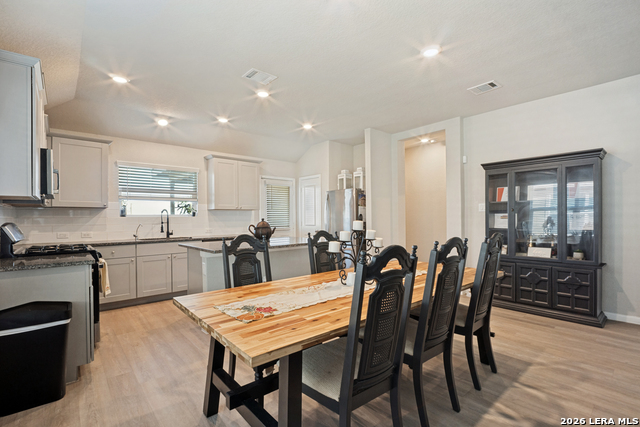 13425 Arroyo Seco Property Photo 6