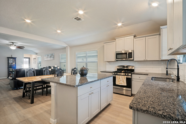 13425 Arroyo Seco Property Photo 8
