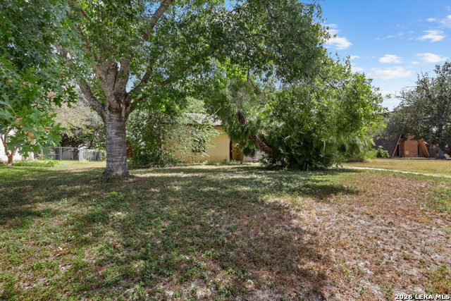 116 E Bluebonnet Drive Property Photo 8