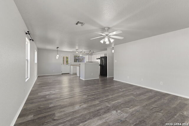 9031 Laguna Fls Property Photo 6