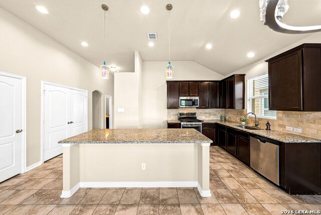 7935 Headwaters Trl Property Photo 8