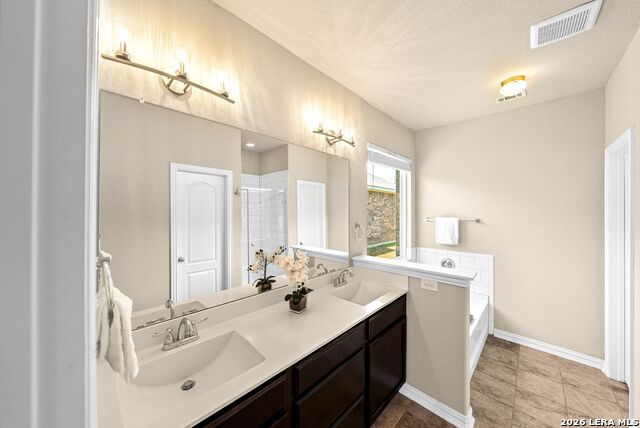 7935 Headwaters Trl Property Photo 18