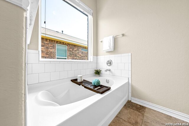 7935 Headwaters Trl Property Photo 19