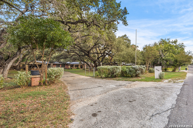 209 Zornia Dr Property Photo 11