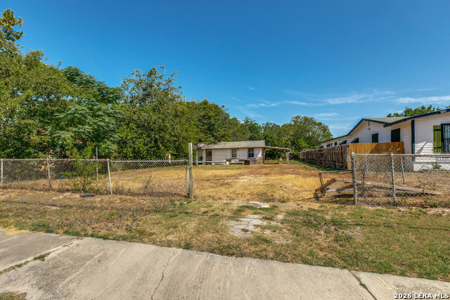 1437 W Harding Blvd Property Photo 3