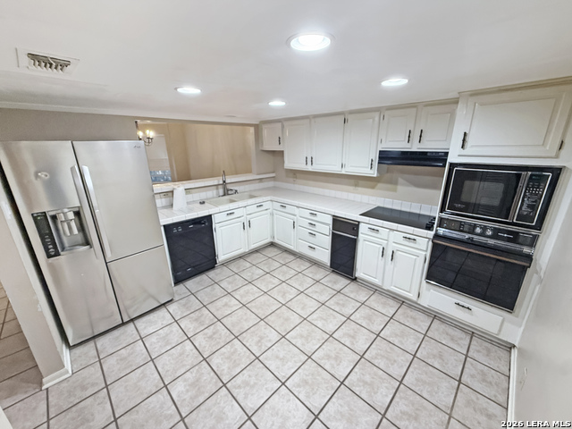 16710 Henderson Pass Property Photo 6