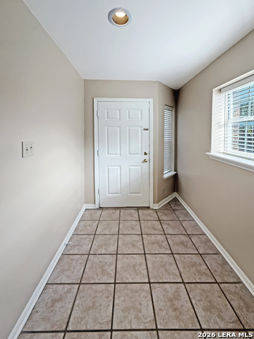 16710 Henderson Pass Property Photo 27