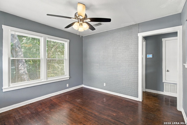 120 Bank St Property Photo 3