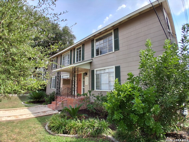 710 W French Pl Property Photo 2