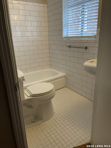 710 W French Pl Property Photo 9