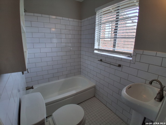 710 W French Pl Property Photo 10