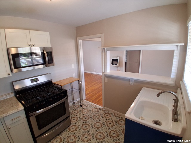 710 W French Pl Property Photo 13