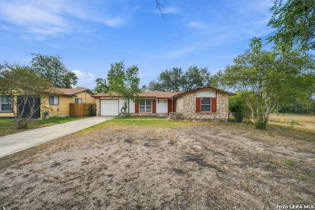 5402 Lake Grove Dr Property Photo 1