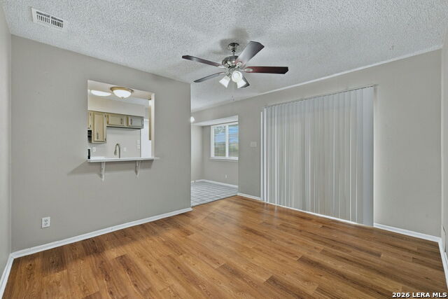 5402 Lake Grove Dr Property Photo 5