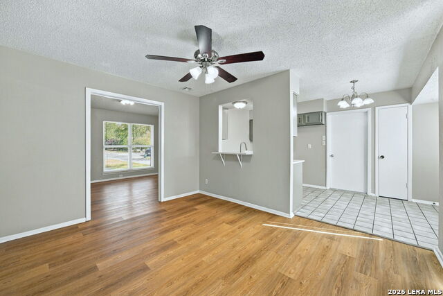 5402 Lake Grove Dr Property Photo 7