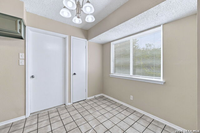 5402 Lake Grove Dr Property Photo 8