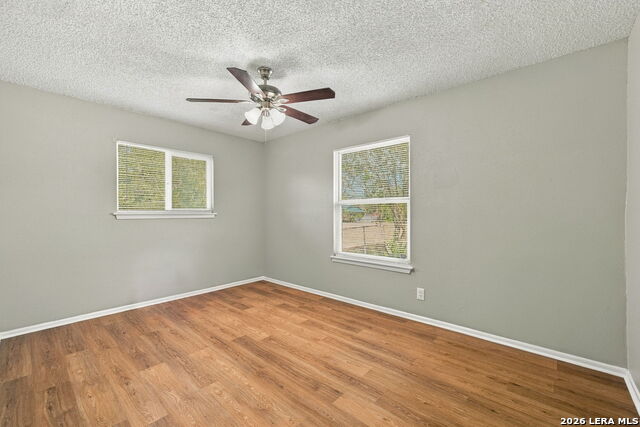 5402 Lake Grove Dr Property Photo 13