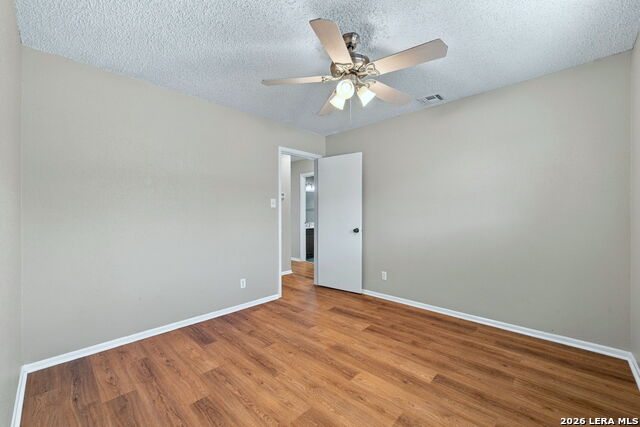 5402 Lake Grove Dr Property Photo 15