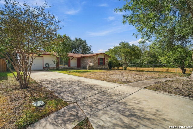 5402 Lake Grove Dr Property Photo 24