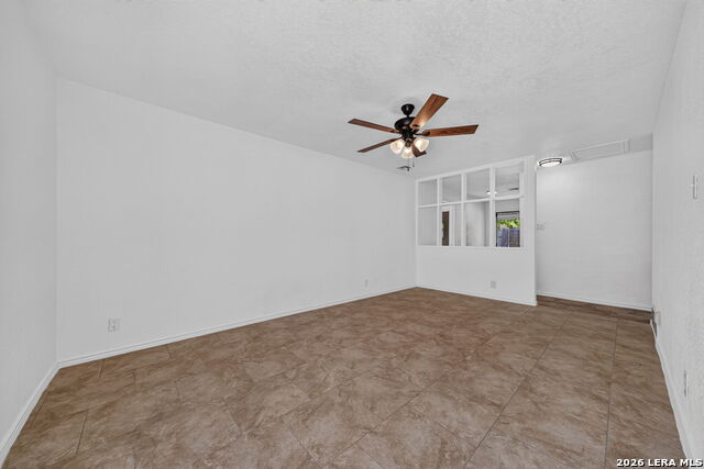209 Park Ln Property Photo 4