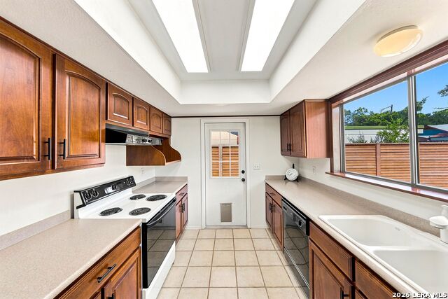 5817 Royal Clb Property Photo 12